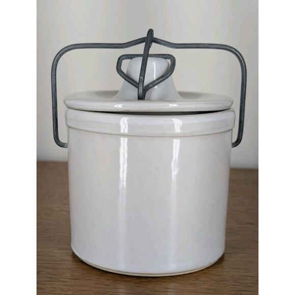 Vintage Christmas 1987 Cheese Crock Stoneware With Lid & Wire Bale Handle - Picture 3 of 8